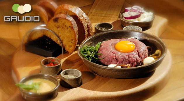 Tatararsky biftek v Gaudiu