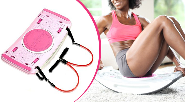 Krásne telo s balančnou doskou Moonsurfing