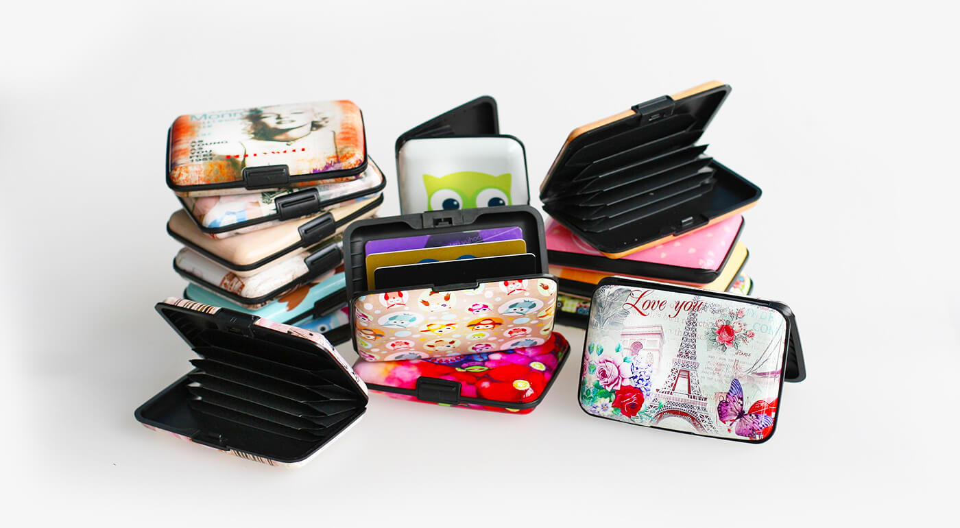 Praktické pevné puzdro na vizitky, karty a doklady