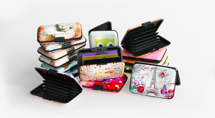 Praktické pevné puzdro na vizitky, karty a doklady