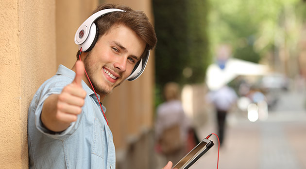 Štýlové slúchadlá v bielej alebo čiernej farbe