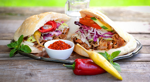 Kebab v žemli, v placke alebo v boxe