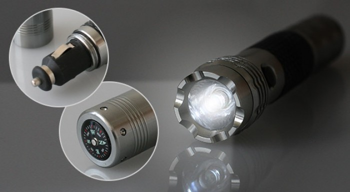 LED baterka s kompasom