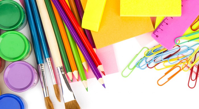 Školské balíčky s písacími potrebami