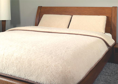 Sada deky a dvoch vankúšov z ovčej vlny