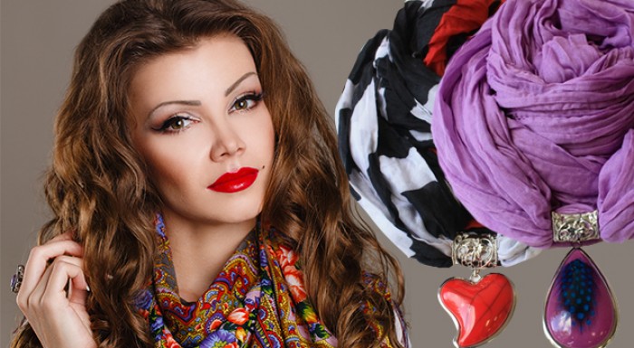 Jedinečná šatka s nápapaditým príveskom