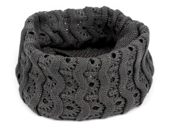 Dámsky pletený nákrčník s lurexom - šedá farba