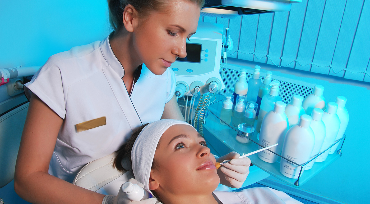 Omladzujúce galvanické ošetrenie pleti