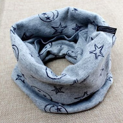 Hrejivý nákrčník pre deti a tínedžerov - vzor úsmev - sivý