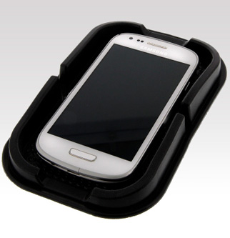 Nanopodložka so stojanom na smartfón