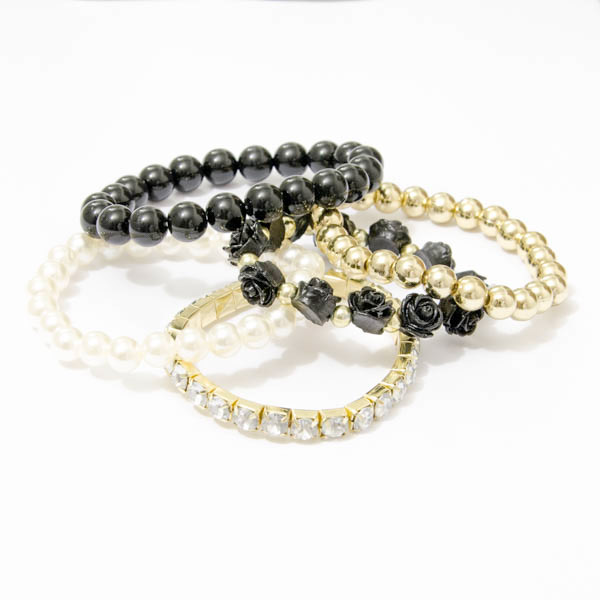Perlový náramok s ružičkami - čierna farba