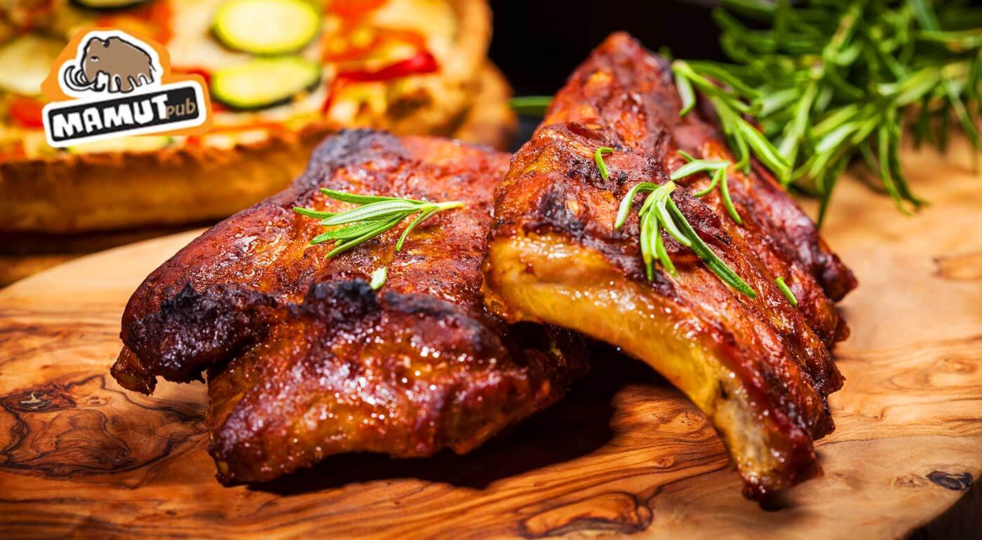 Megaporcia grilovaných rebierok v Mamut pube