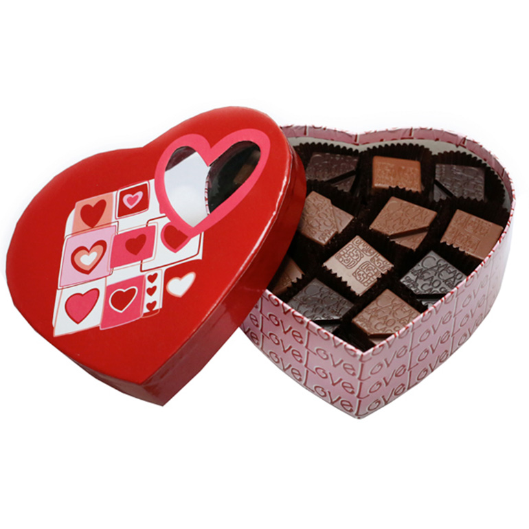 Darčekové balenie ručne vyrobených čokoládových praliniek SRDCE