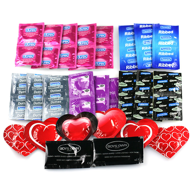 Balíček rozkoše DUREX/PASANTE/EXS: 10 ks kondómov Durex Pleasure Max, 6 ks kondómov Pasante Dotted, 6 ks kondómov Pasante Glow (svietiaci v tme), 6 ks kondómov Pasante Hearts, 6 ks kondómov Pasante Ribbed, 6 ks kondómov Exs Ribbed, 2 ks lubrikačný gél