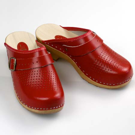 Dámske dreváky s uzatvorenou špičkou - farba červená - veľkosť 36