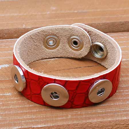 Kožený náramok na vymeniteľné cvoky - farba červená