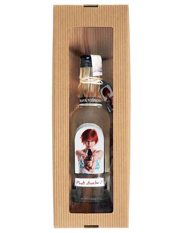 Višňovica s vlastnou fotografiou a prianím