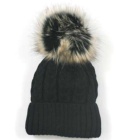 Dámska pletená čiapka so vzorom - čierna