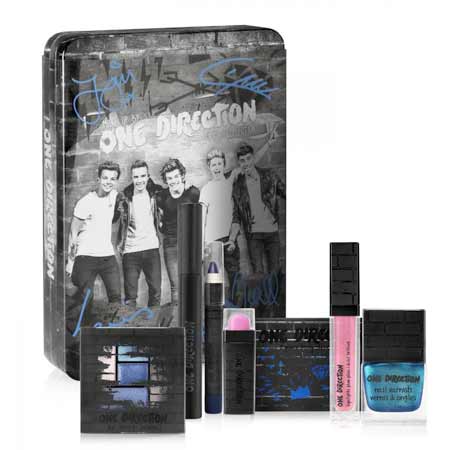 Sada B (paleta očných tieňov 4+1, 1x rúž na pery, 1x čierna objemová riasenka na oči, 1x lak na nechty, 1x očná a telová pastelka, 1x lesk na pery, 5x šablóny, s ktorými môžete ozdobiť seba alebo priateľov)