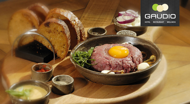 Tatársky biftek s neobmedzeným množstvom hrianok v