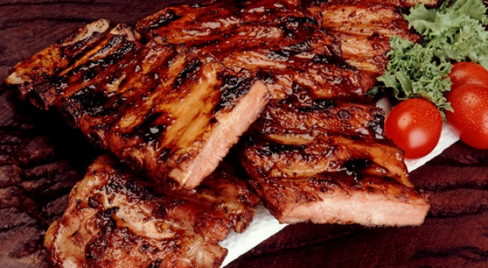Grilované rebrá za polovičnú cenu v centre Bratisl